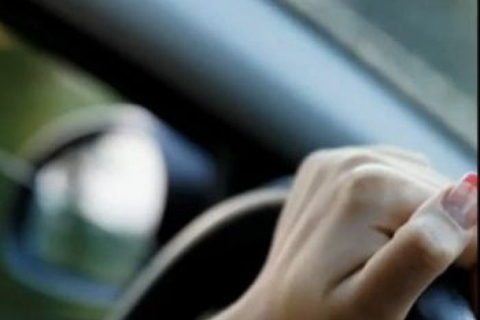 Ilustračný obrázok k článku Kuriózny výjav na ceste: Auto šoférovala štrnásťročná, policajtom sa pokúsila ujsť
