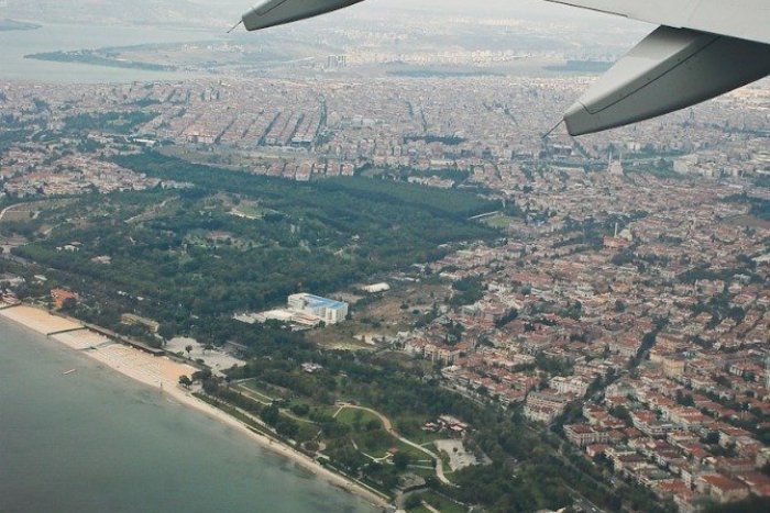 Ilustračný obrázok k článku Stopom cez Balkán (2): Ako sa dostať do lietadla bez letiskovej kontroly