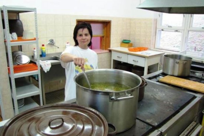 Ilustračný obrázok k článku Na popradských školách dôjde k zmenám: Vyššie platy pre kuchárky i nové strechy