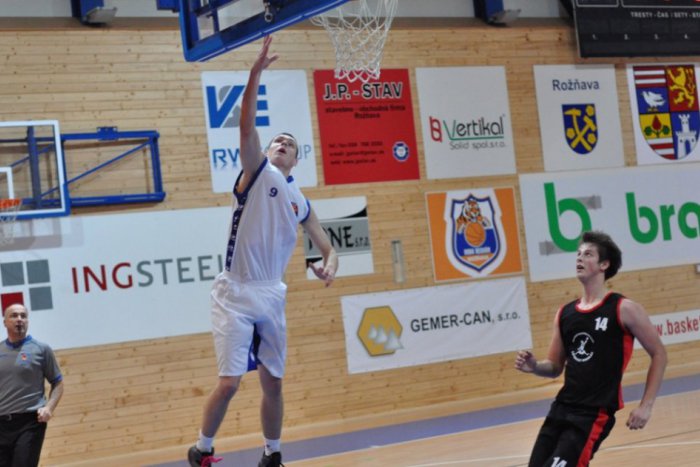 Ilustračný obrázok k článku Basketbalisti z Rožňavy nedarovali hráčom Mikuláša nič