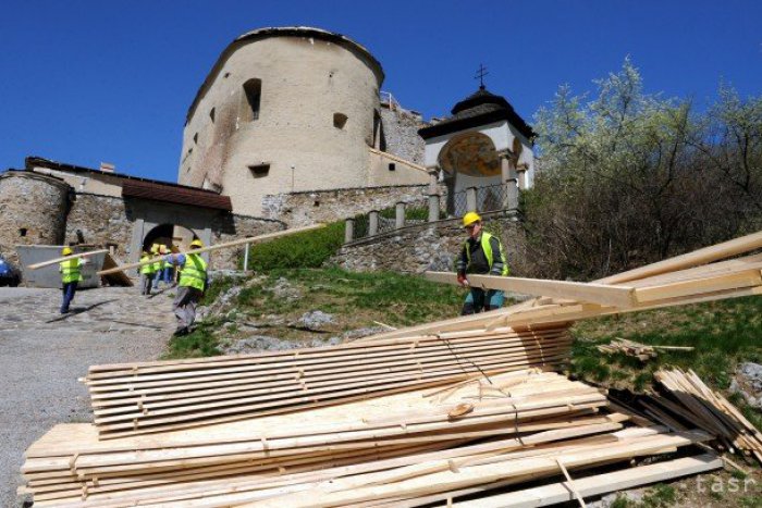 Ilustračný obrázok k článku Obnova hradu Krásna Hôrka pokračuje podľa harmonogramu
