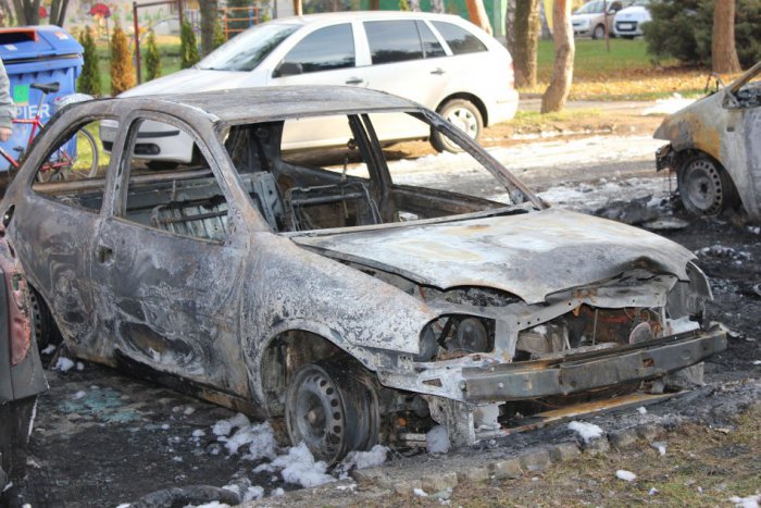 Ilustračný obrázok k článku Ohnivá dráma v Hlohovci: Na jednej ulici horelo až 5 áut!