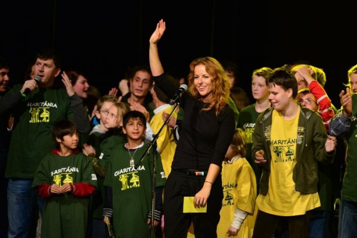 Ilustračný obrázok k článku Benefičné podujatie Charitánia: Na pódiu nechýbal ani Cmorík a Knechtová