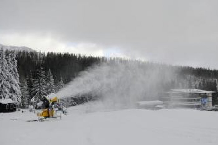 Ilustračný obrázok k článku Hurá! Teploty konečne padli pod nulu, prvá lyžovačka už tento víkend