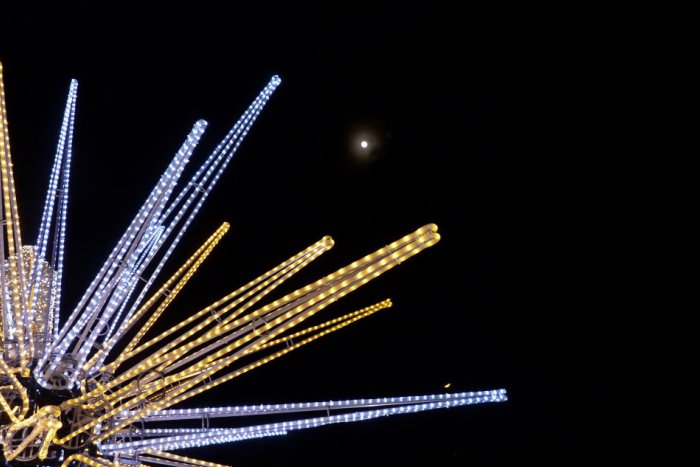 Ilustračný obrázok k článku Vysoké Tatry s novou vianočnou výzdobou: Tešte sa aj na pyromuzikálne efekty!