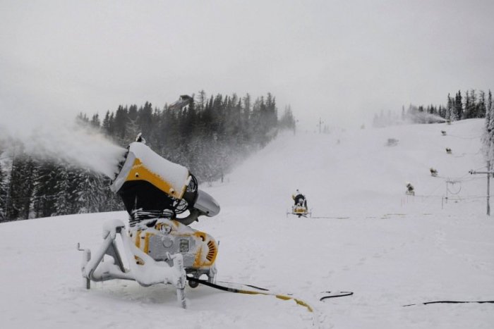 Ilustračný obrázok k článku Dobré správy pre lyžiarov: Tieto strediská otvoria už cez víkend!