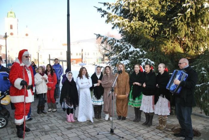 Ilustračný obrázok k článku Po roku sa opäť do Rožňavy vrátil Mikuláš