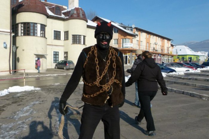 Ilustračný obrázok k článku Ľudia v meste sa nestačili čudovať ... Po meste chodil ozajstný čert