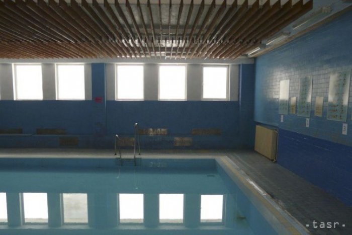 Ilustračný obrázok k článku Zaujímavosť dňa: Našli sme školu s vlastným bazénom, študentom ponúka luxus