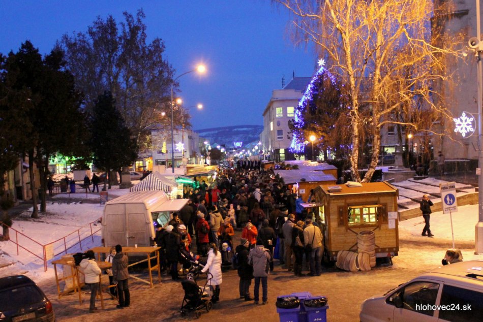 Ilustračný obrázok k článku Najkrajšie sviatky v roku sa blížia: Prvé info o vianočných trhoch v Hlohovci