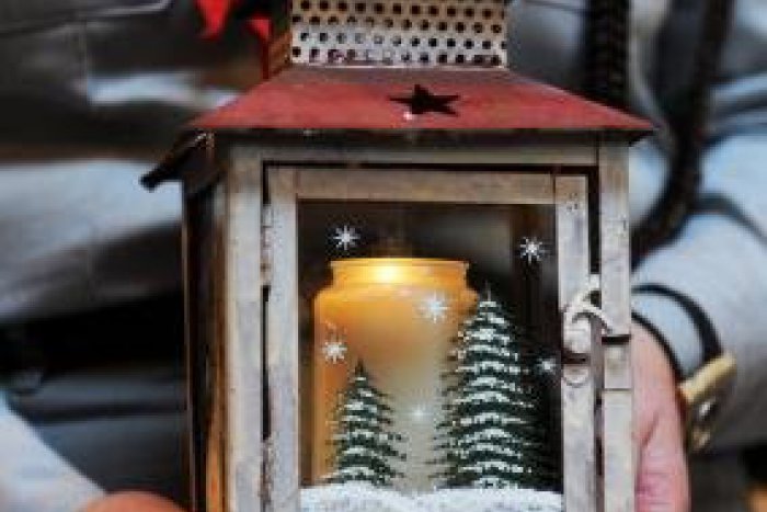 Ilustračný obrázok k článku Čarovná atmosféra Vianoc: 1000 skautov si bude odovzdávať betlehemské svetlo
