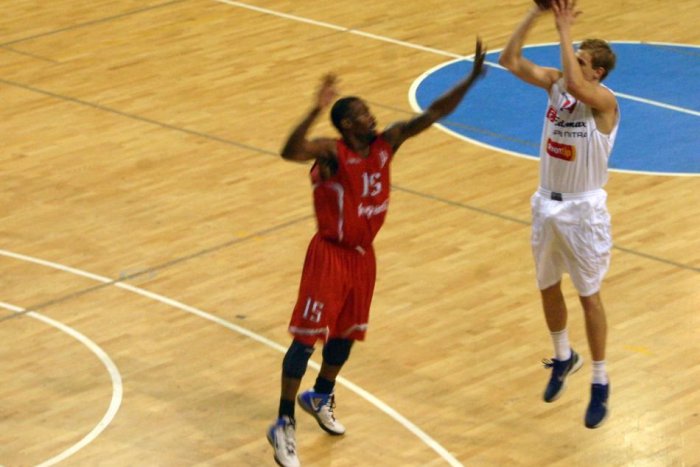 Ilustračný obrázok k článku Skvelý basketbal pred koncom roka. Nitra si poradila s Banskou Bystricou