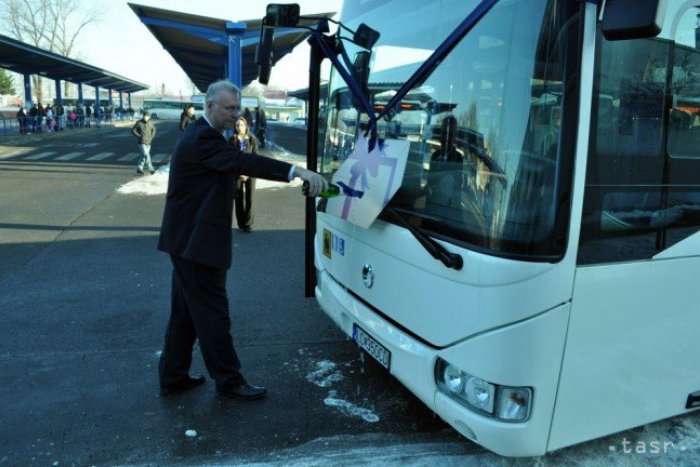 Ilustračný obrázok k článku Pred Vianocami sme dostali darček: Voziť sa môžeme na nových autobusoch
