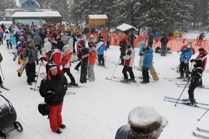 Ilustračný obrázok k článku V Jasnej sa stratili dvaja lyžiari: Pozor na premočených svahoch