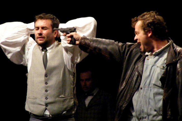 Ilustračný obrázok k článku Na hviezdy z Paneláku lístky ešte zoženiete! Na jar prídu aj Radošinci...