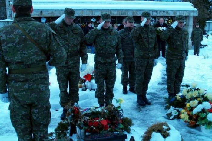 Ilustračný obrázok k článku Uctili si pamiatku vojakov z Rožňavy: Uplynulo 7 rokov od leteckého nešťastia