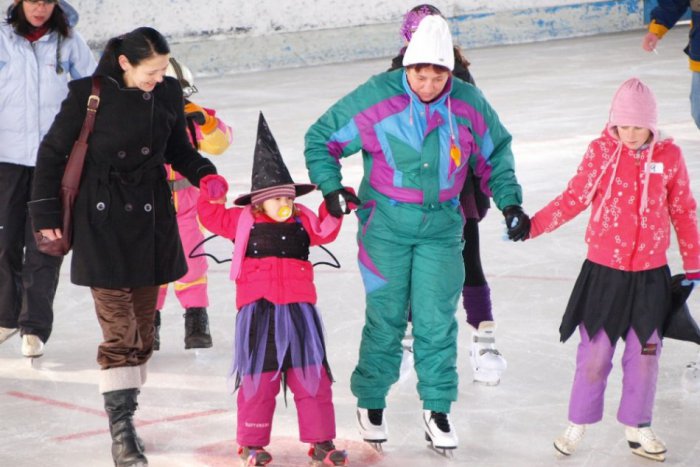 Ilustračný obrázok k článku Fašiangová zábava na ľade: V Lučenci sa bude súťažiť o najlepšiu masku!