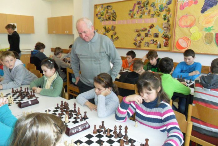 Ilustračný obrázok k článku Okresná súťaž  určila šachových kráľov základných škôl