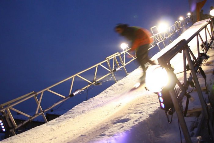 Ilustračný obrázok k článku Adrenalínový Big Air v Kremnici: Parádne kúsky snowboardistov naším objektívom