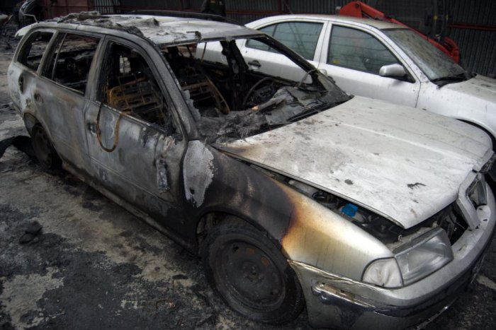 Ilustračný obrázok k článku V Bratislave v noci horeli dve autá. Niekto ich zrejme podpálil úmyselne