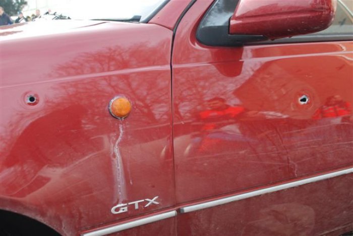 Ilustračný obrázok k článku Streľba kukláčov pred obchodným domom: Policajti počas zásahu zhabali heroín!