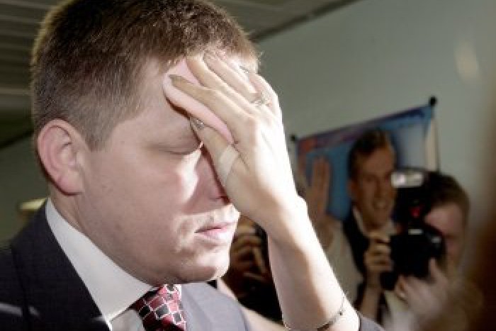 Ilustračný obrázok k článku Primátor poslal premiérovi Ficovi zaujímavý darček. Lopatu a list