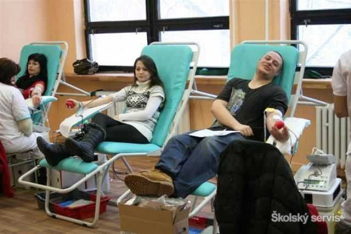 Ilustračný obrázok k článku Stredoškoláci s láskou darovali krv na Valentína