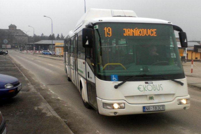 Ilustračný obrázok k článku Autobus zastaví len na znamenie: Ako vnímajú nový systém Nitrania?