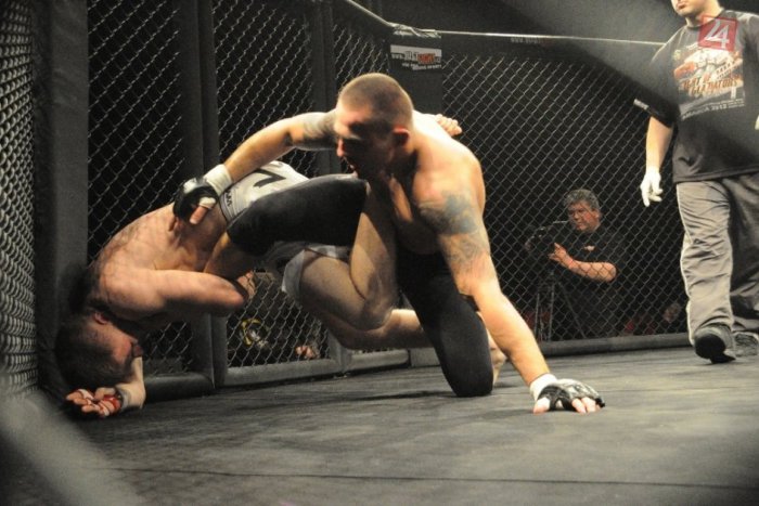 Ilustračný obrázok k článku Diváci si opäť užijú zápasy v klietke: Chystá sa Fight of Gladiators 2!