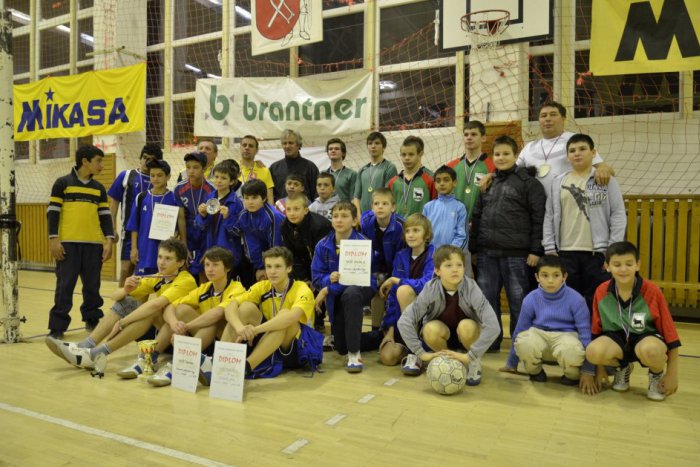 Ilustračný obrázok k článku VIDEO: 11 tímov súťažilo v celodennom nohejbalovom maratóne