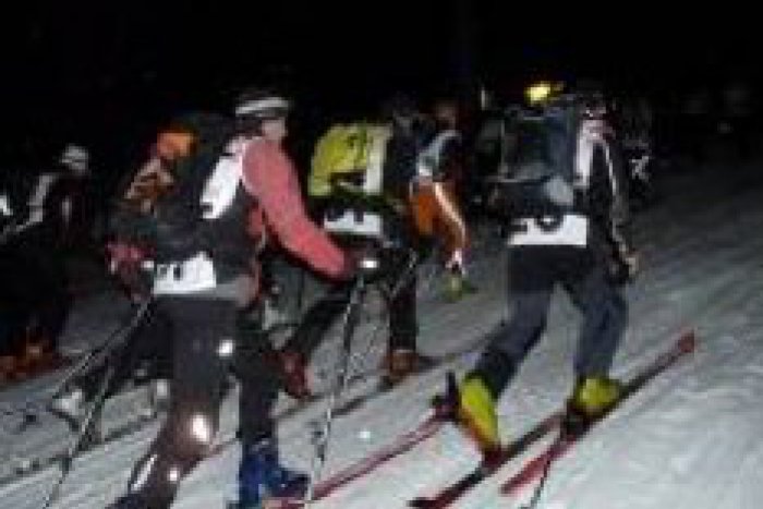Ilustračný obrázok k článku Skialpinistické preteky pod rúškom tmy. Ak máte výstroj a čelovku, pretekať môžete aj vy