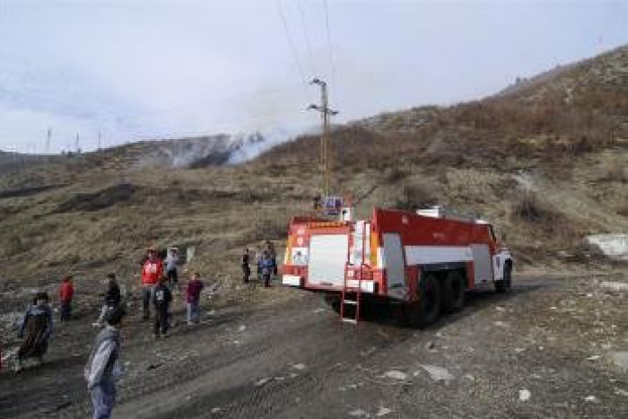 Ilustračný obrázok k článku Ďalší požiar pod Krásnou Hôrkou: V osade hasiči bojovali s ohňom!