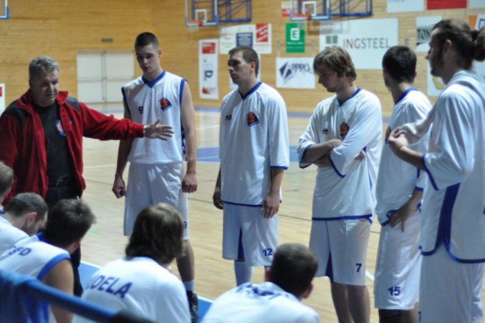 Ilustračný obrázok k článku Rožňavským basketbalistom ušiel zápas: Prehrali po záverečnom klaksóne