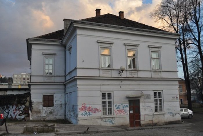 Ilustračný obrázok k článku Rožňava opätovne prehrala súd: Budova školy už nepatrí mestu!