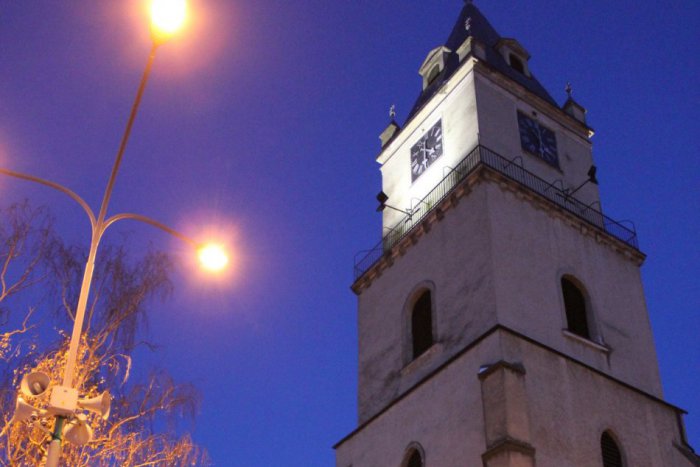 Ilustračný obrázok k článku Zhasínanie lámp v našich mestách: V Hlohovci vypnú svetlá na kostole sv. Michala