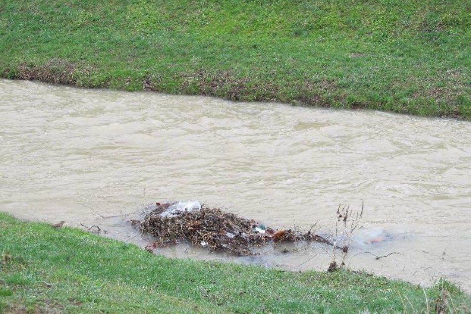 Ilustračný obrázok k článku Aktivisti sa rozhodli skrášliť naše okolie: V Moravciach sa chystá veľké čistenie Žitavy