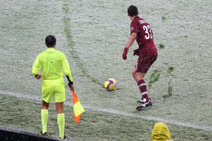 Ilustračný obrázok k článku Počasie už zasiahlo aj futbal: Zápasy musia preložiť, ihriská sú v zlom stave