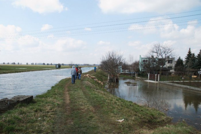 Ilustračný obrázok k článku Výstraha pred veľkou vodou pretrváva: Hasiči evakuovali rómsku osadu!