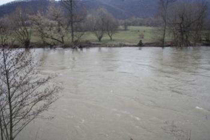 Ilustračný obrázok k článku Situáciu už okrem vetra komplikuje i dážď: Hrozia povodne