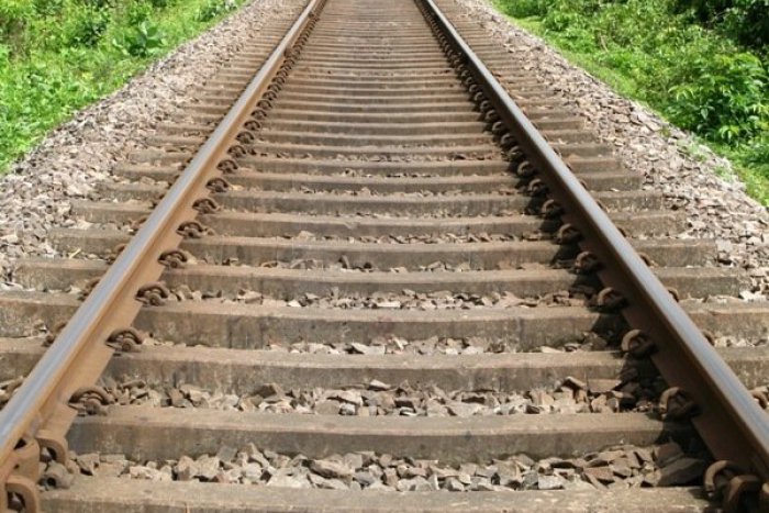 Ilustračný obrázok k článku Nešťastie na železnici: Vlak zrazil tínedžerku (†15), na mieste zahynula!