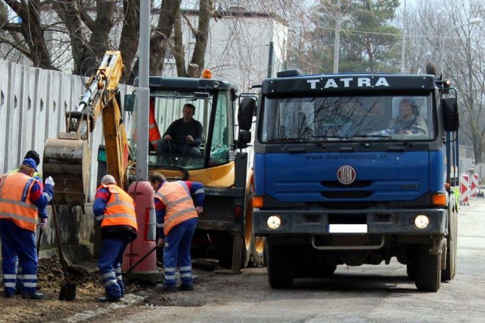 Ilustračný obrázok k článku Dopravné obmedzenia na ďalšom úseku: Opravená bude aj Chalupkova ulica
