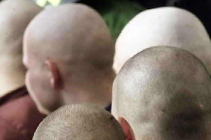 Ilustračný obrázok k článku Surová bitka na diskotéke v Štiavnici: Skupina vystrihaných mladíkov dobila cudzincov!