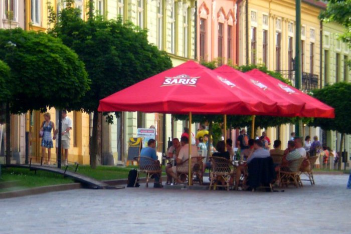 Ilustračný obrázok k článku Prešov sa už chystá na slnko a teplo: V meste opäť vyrastú letné terasy