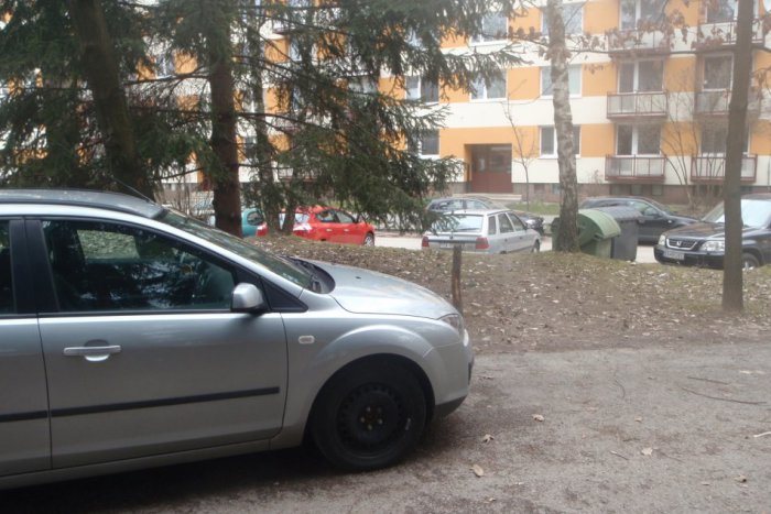 Ilustračný obrázok k článku Parkovanie v Žiline je problém: Vodičom paradoxne cez zimu uľahčil život sneh...