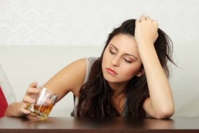 Ilustračný obrázok k článku Problémy s opilcami v Hlohovci: Najhoršia situácia je cez víkendy, pijú aj mladí