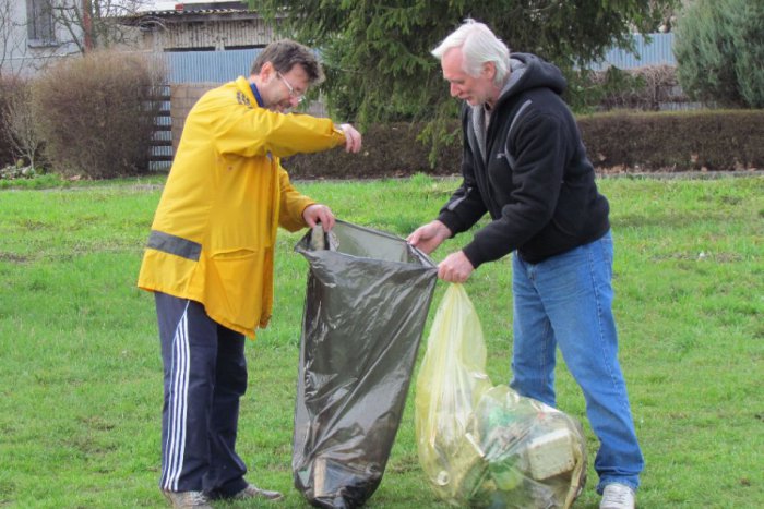 Ilustračný obrázok k článku V Bystrici pokračovala veľká čistiaca akcia: Toľkoto kontajnerov odpadu sa vyzbieralo