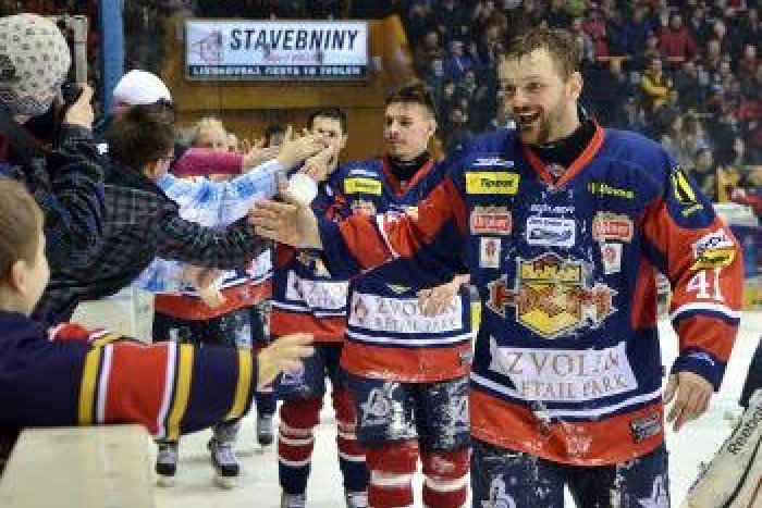 Ilustračný obrázok k článku Hokej môžete sledovať aj na námestí! K dispozícii bude veľkoplošná obrazovka