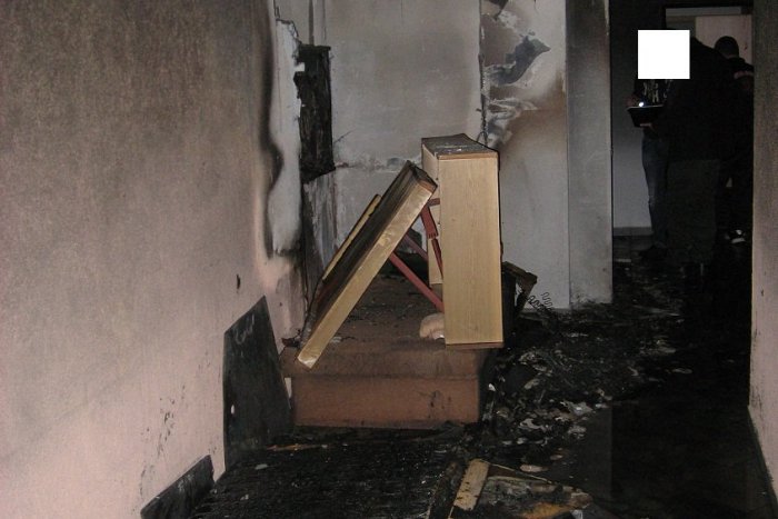 Ilustračný obrázok k článku FOTO: Ničivý požiar v Hlohovci. Toto napáchali plamene v bytovke!