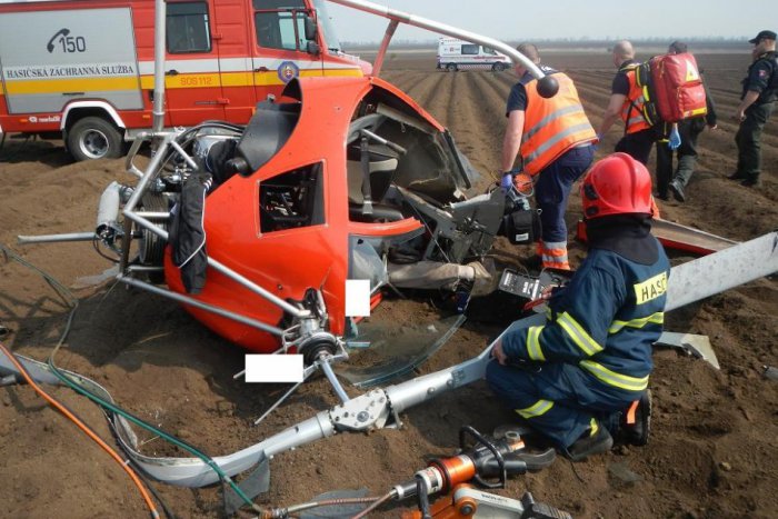 Ilustračný obrázok k článku Pri Trnave sa zrútil vrtuľník: Pilot (†56) z Hlohovca pád neprežil