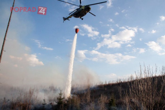 Ilustračný obrázok k článku OBRAZOM: Požiar suchého porastu hasiči pomaly dostávajú pod kontrolu